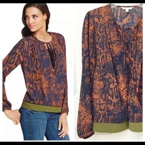 Cabi 101 Chiffon Python Wrap - Picture 1 of 3